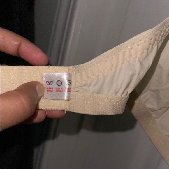 Womens Cream Full Coverage Bra size 44D NWOT - Picture 4 of 8